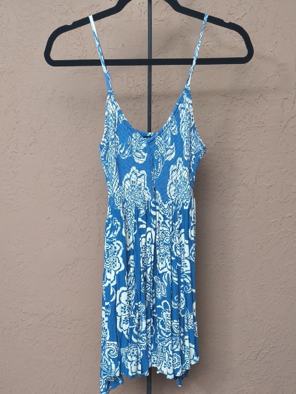Angie Women's Blue & White Floral Spaghetti Strap Sundress Size Small